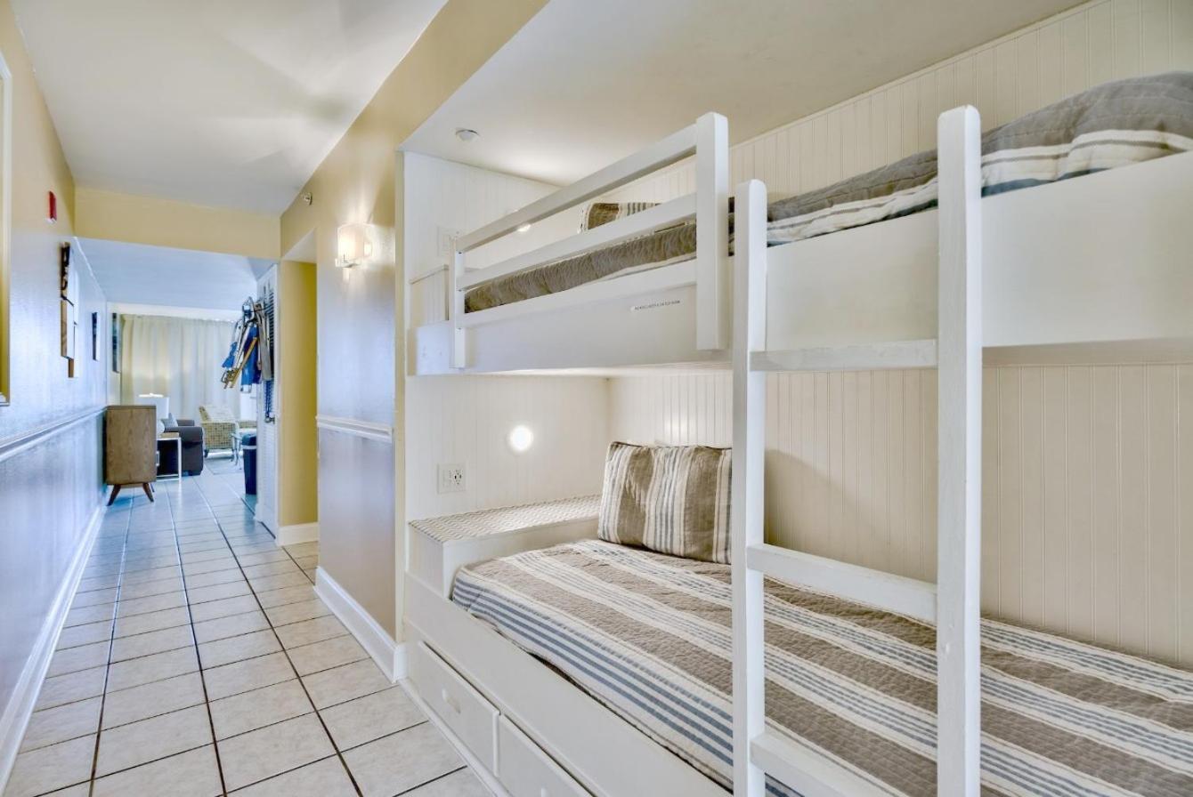 Pelican Beach Resort Condos Destin Esterno foto