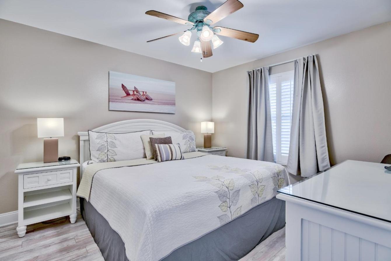 Pelican Beach Resort Condos Destin Esterno foto