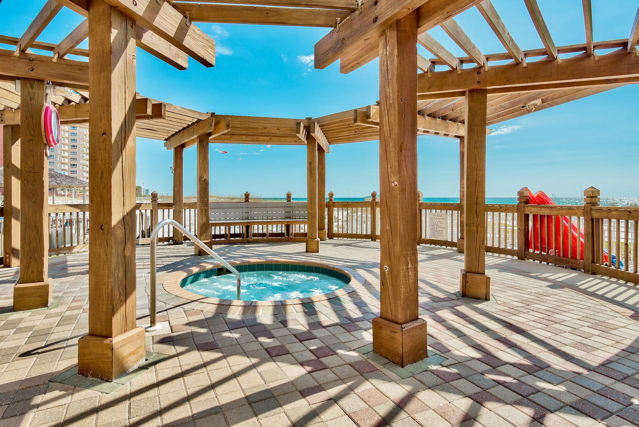 Pelican Beach Resort Condos Destin Esterno foto